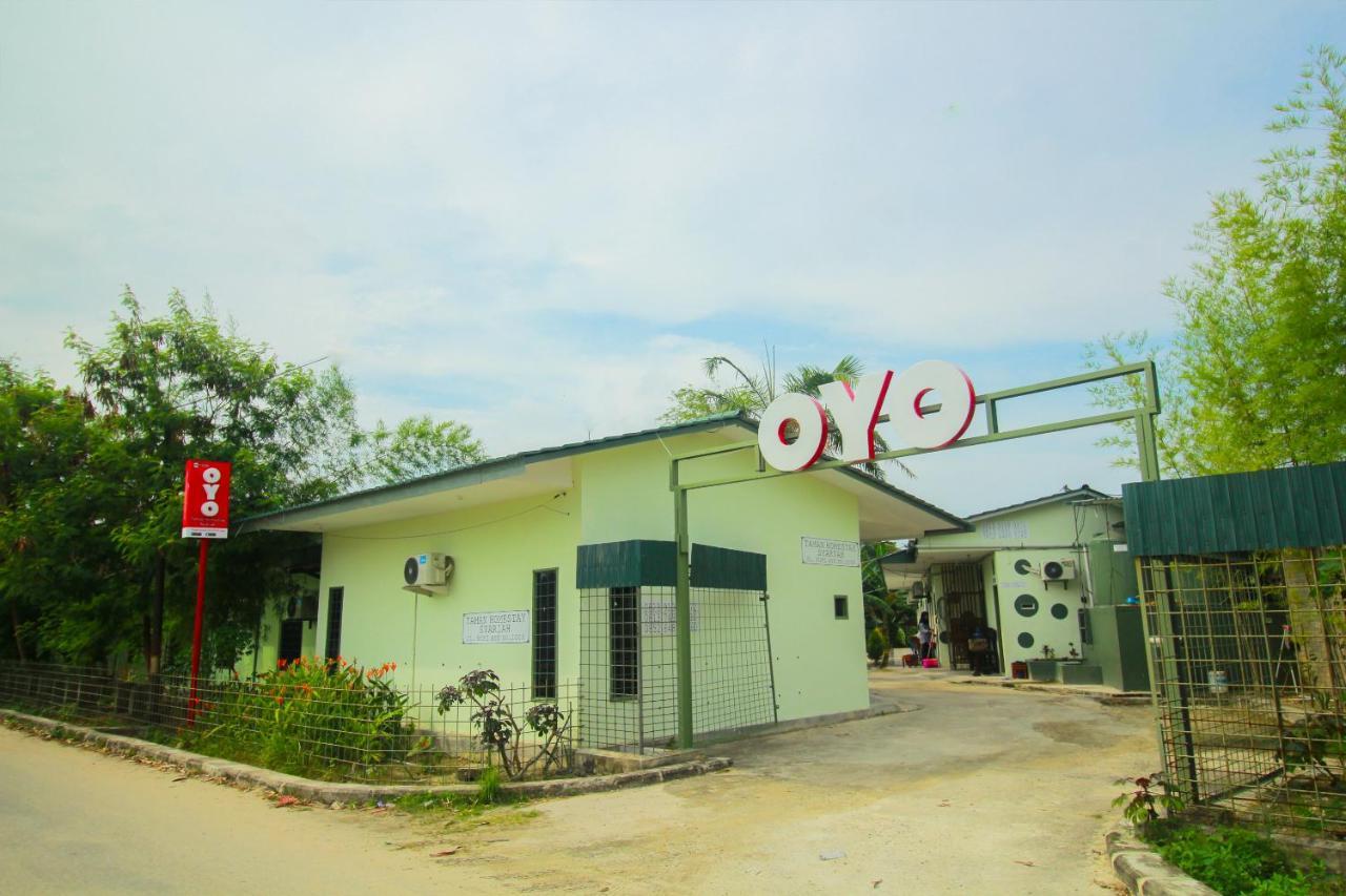 Oyo 1596 Taman Homestay Syariah Dumai Exterior photo