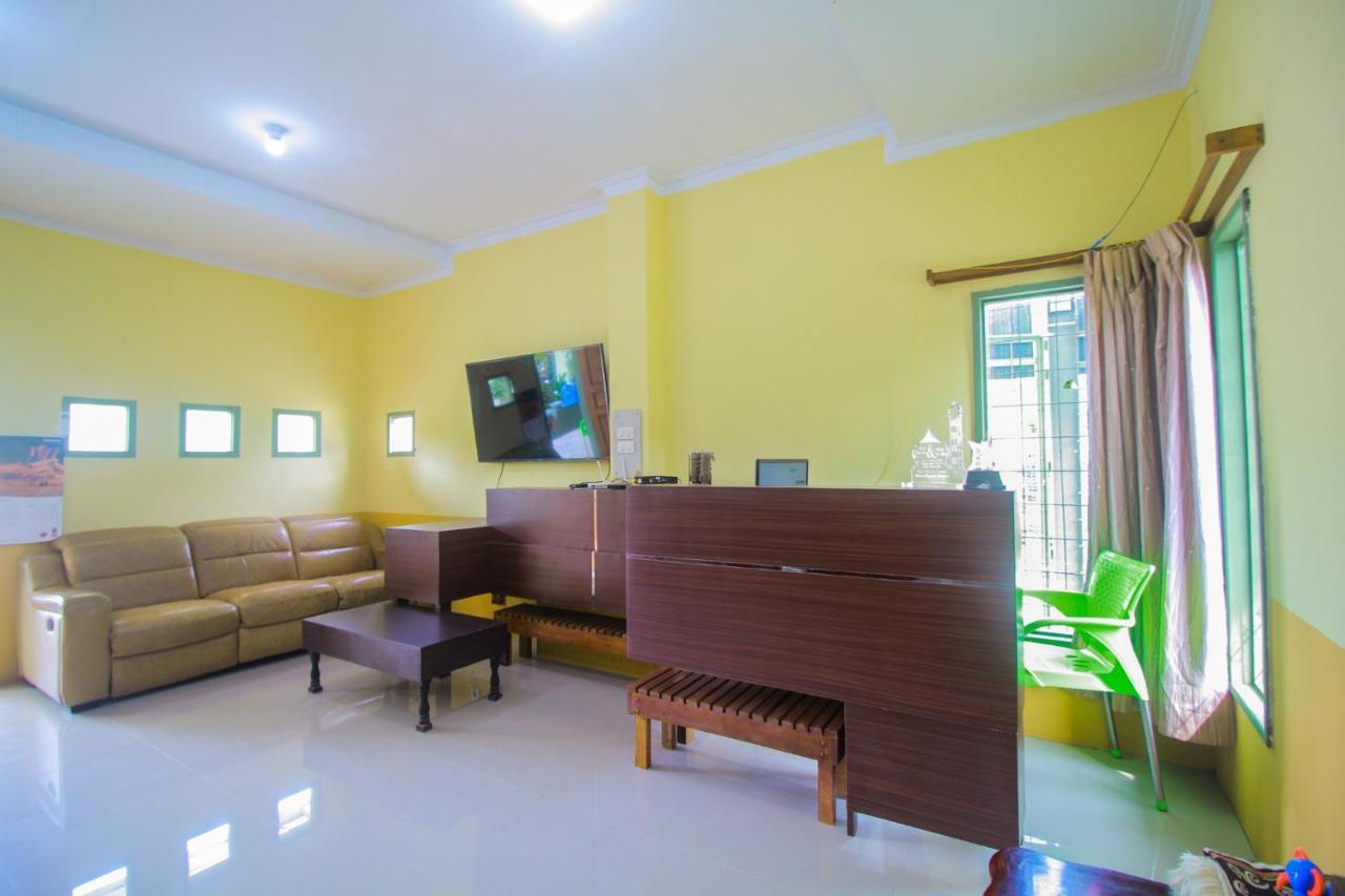 Oyo 1596 Taman Homestay Syariah Dumai Exterior photo
