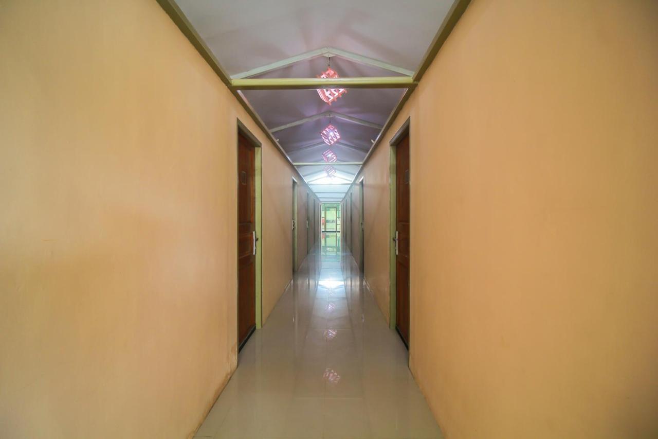 Oyo 1596 Taman Homestay Syariah Dumai Exterior photo