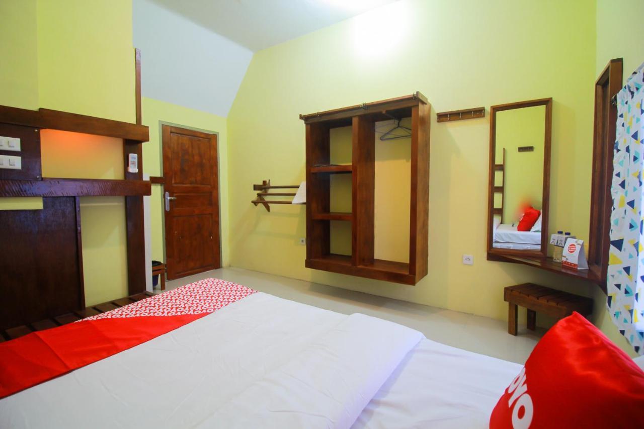 Oyo 1596 Taman Homestay Syariah Dumai Exterior photo