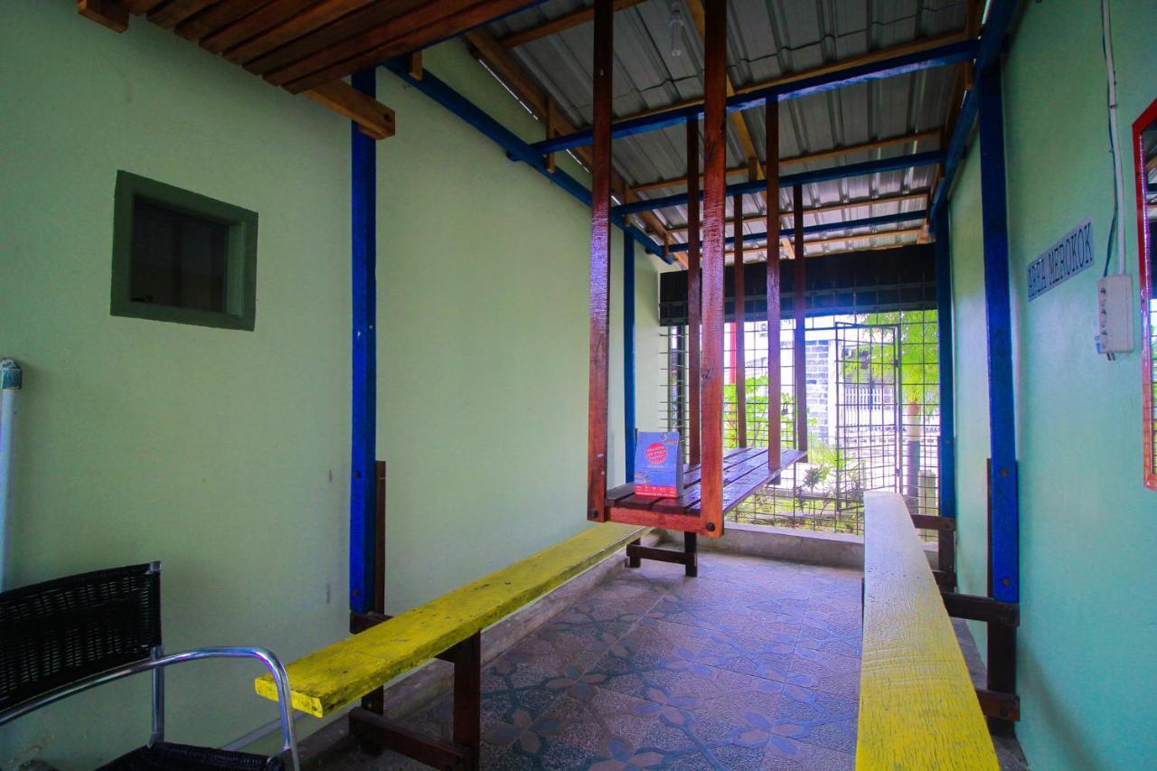 Oyo 1596 Taman Homestay Syariah Dumai Exterior photo